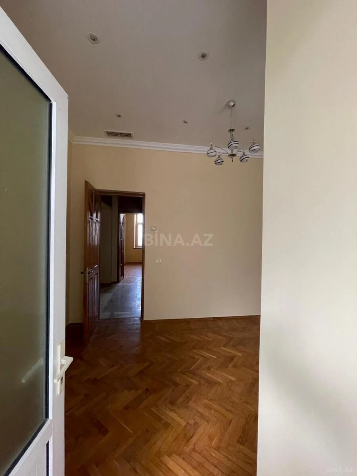 Kirayə verilir 7 otaqlı ofis 350 m²