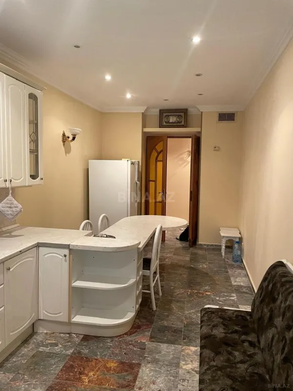 Kirayə verilir 7 otaqlı ofis 350 m²