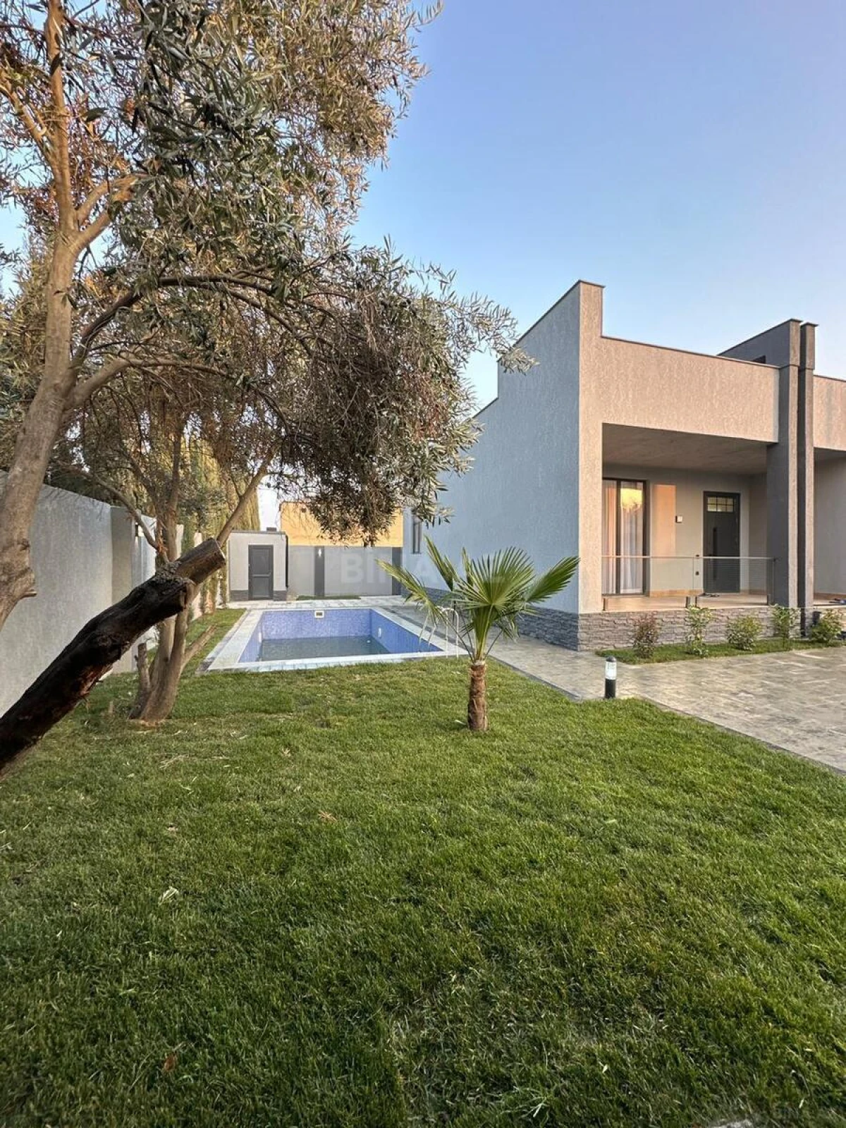 Satılır 4 otaqlı həyət evi 142 m²