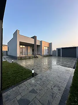 Satılır 4 otaqlı həyət evi 142 m²