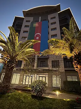 Satılır 4 otaqlı mənzil 163 m²