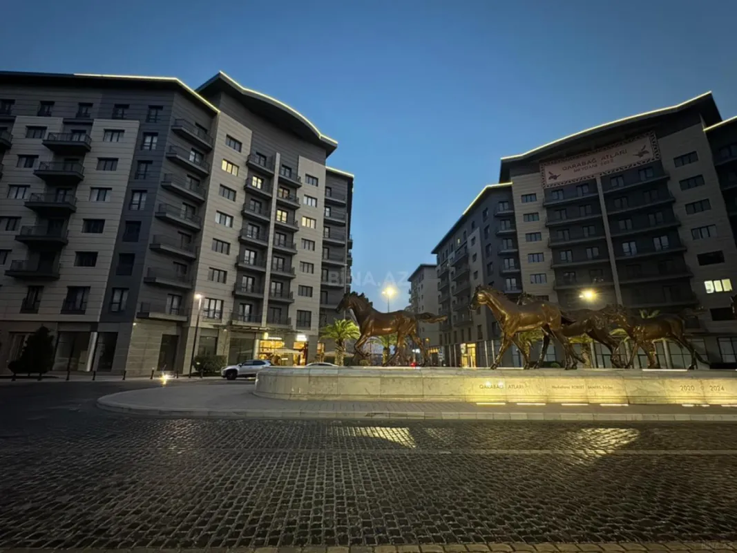 Satılır 4 otaqlı mənzil 163 m²