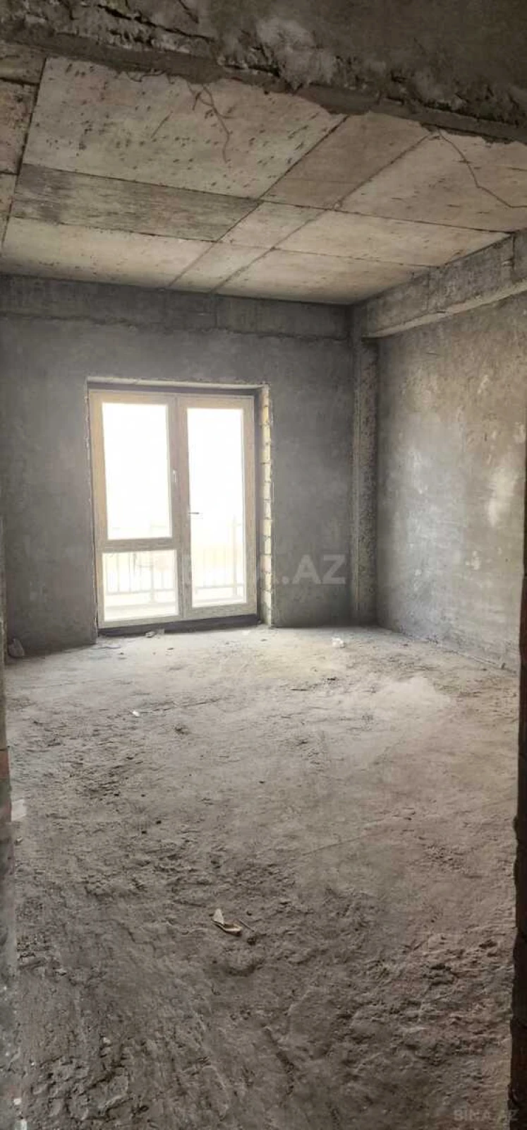 Satılır 4 otaqlı mənzil 163 m²