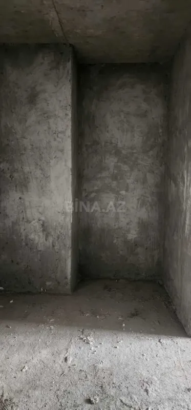 Satılır 4 otaqlı mənzil 163 m²