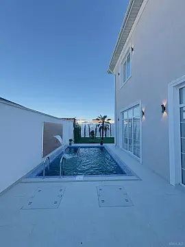 Satılır 4 otaqlı həyət evi 200 m²