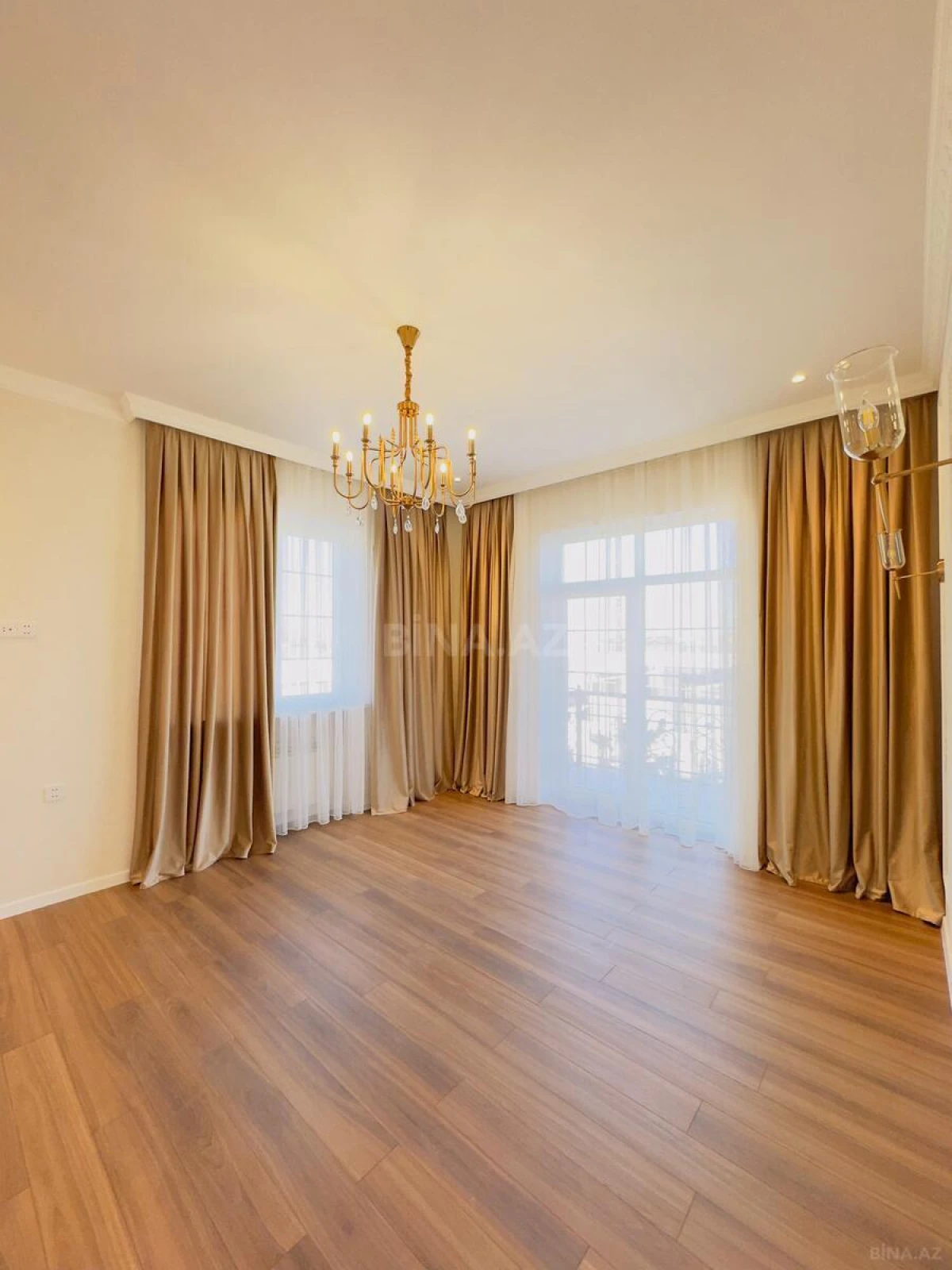 Satılır 4 otaqlı həyət evi 200 m²