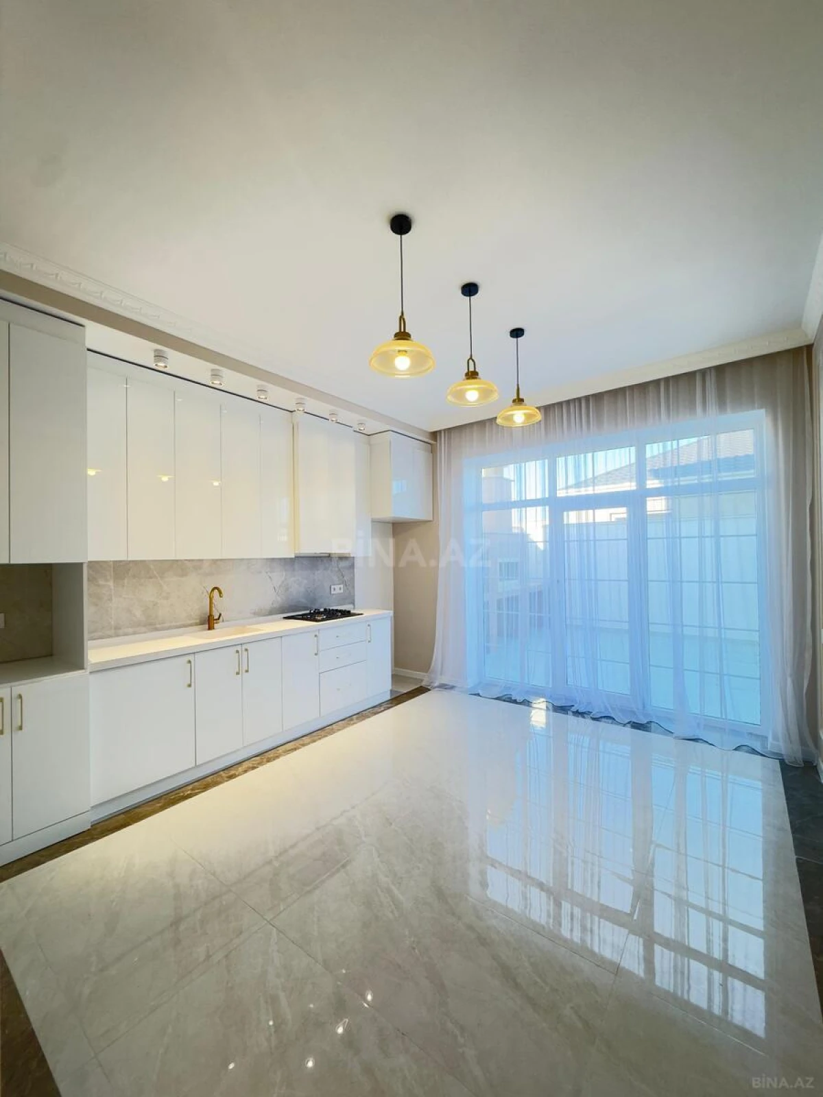Satılır 4 otaqlı həyət evi 200 m²