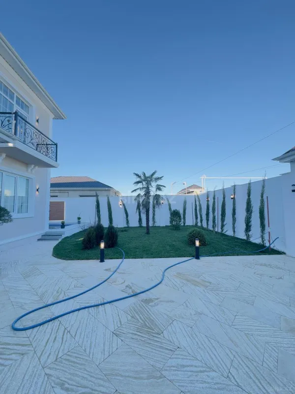 Satılır 4 otaqlı həyət evi 200 m²