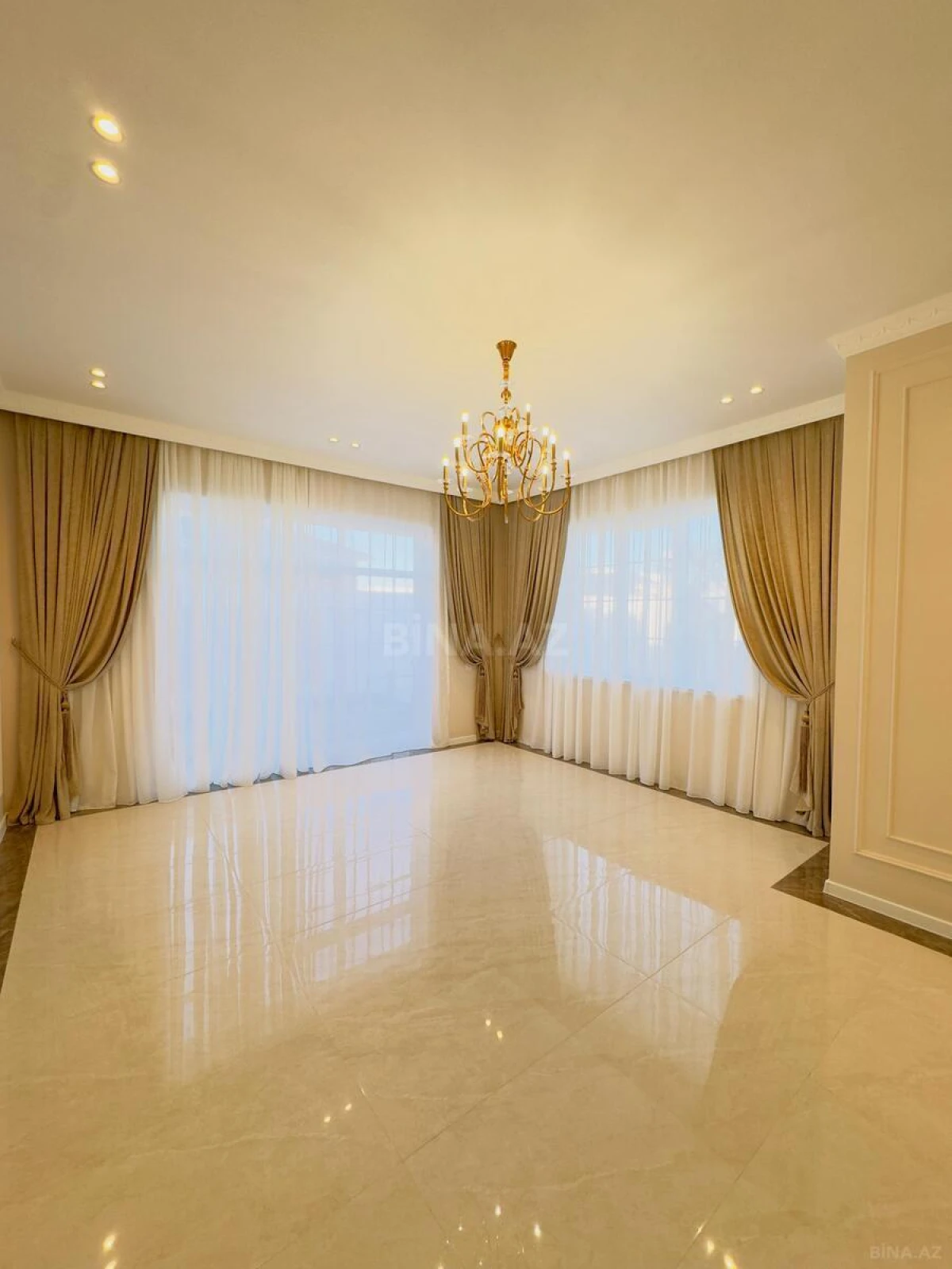 Satılır 4 otaqlı həyət evi 200 m²