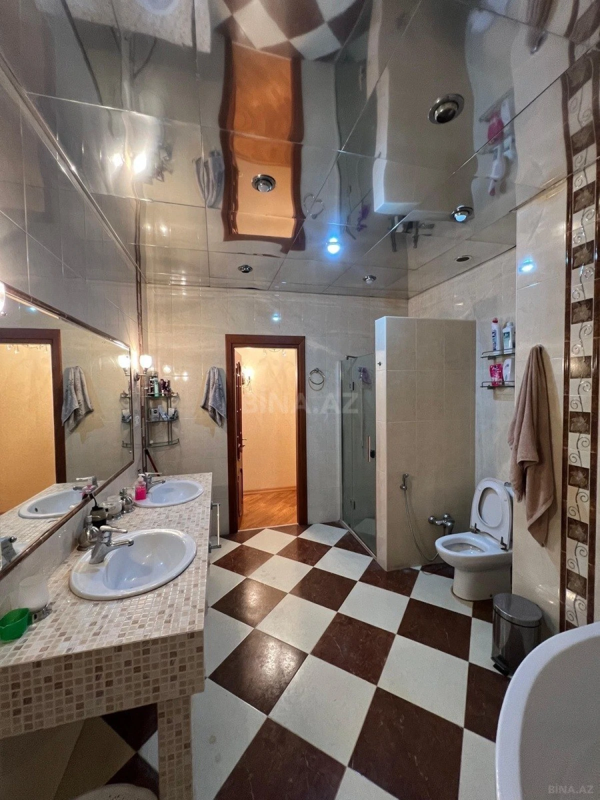 Satılır 3 otaqlı mənzil 165 m²