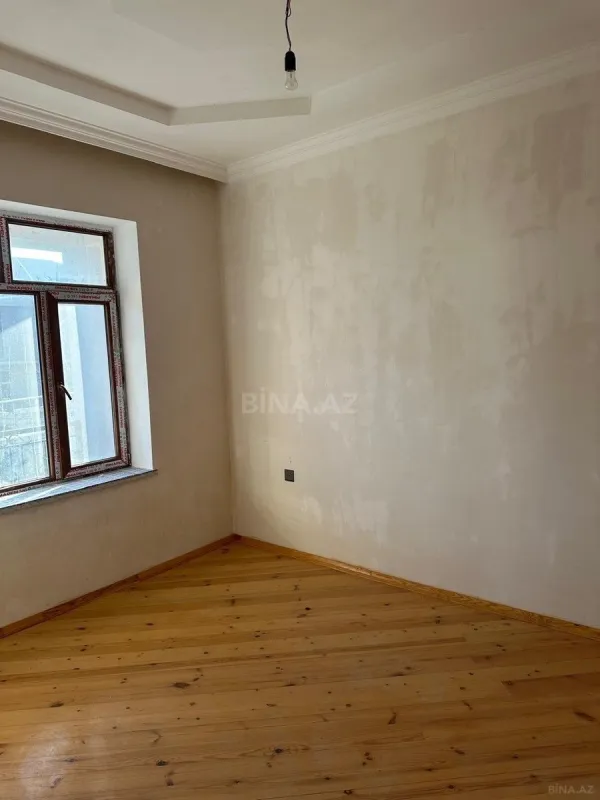 Satılır 6 otaqlı həyət evi 245 m²