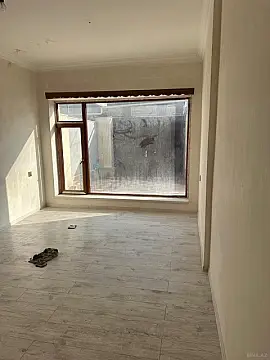 Satılır 6 otaqlı həyət evi 245 m²