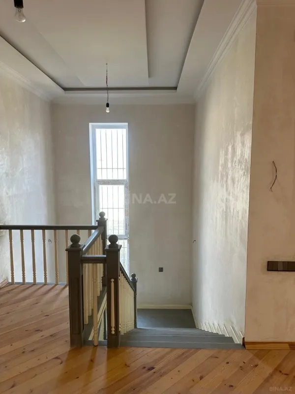 Satılır 6 otaqlı həyət evi 245 m²