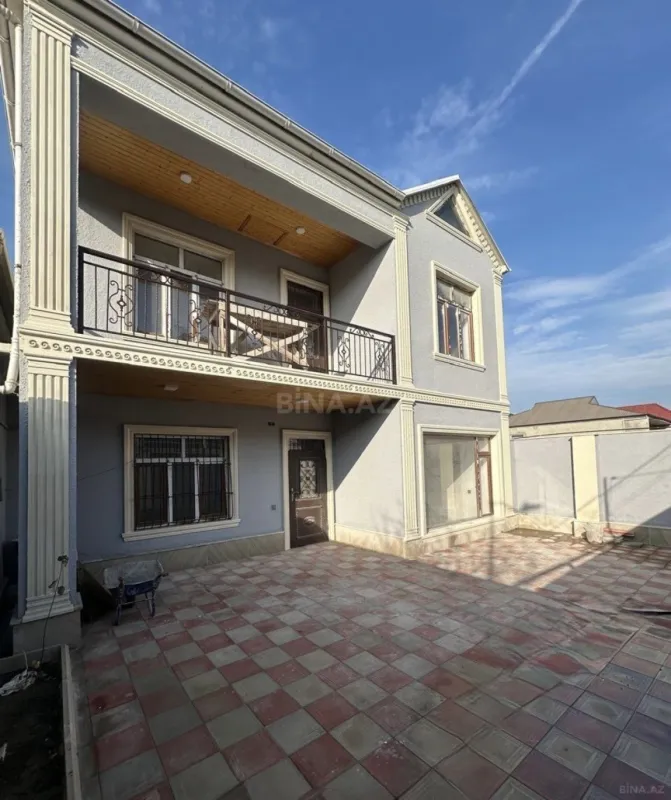 Satılır 6 otaqlı həyət evi 245 m²