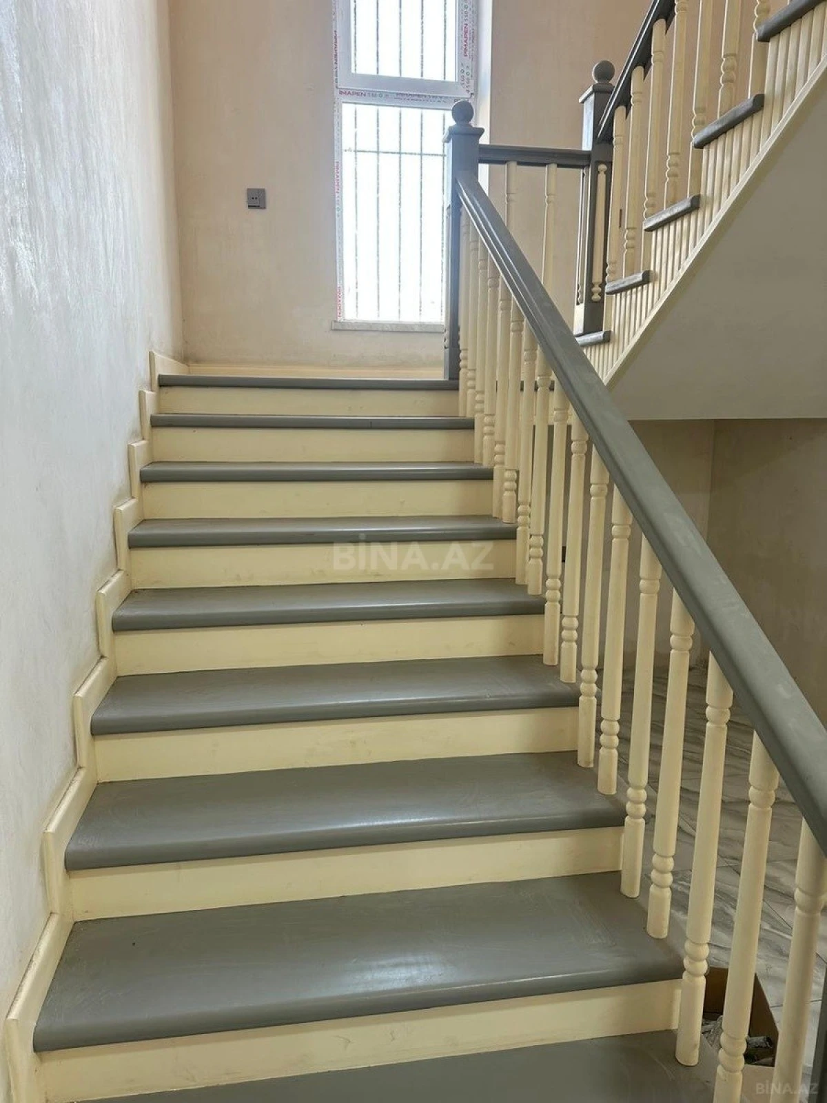 Satılır 6 otaqlı həyət evi 245 m²