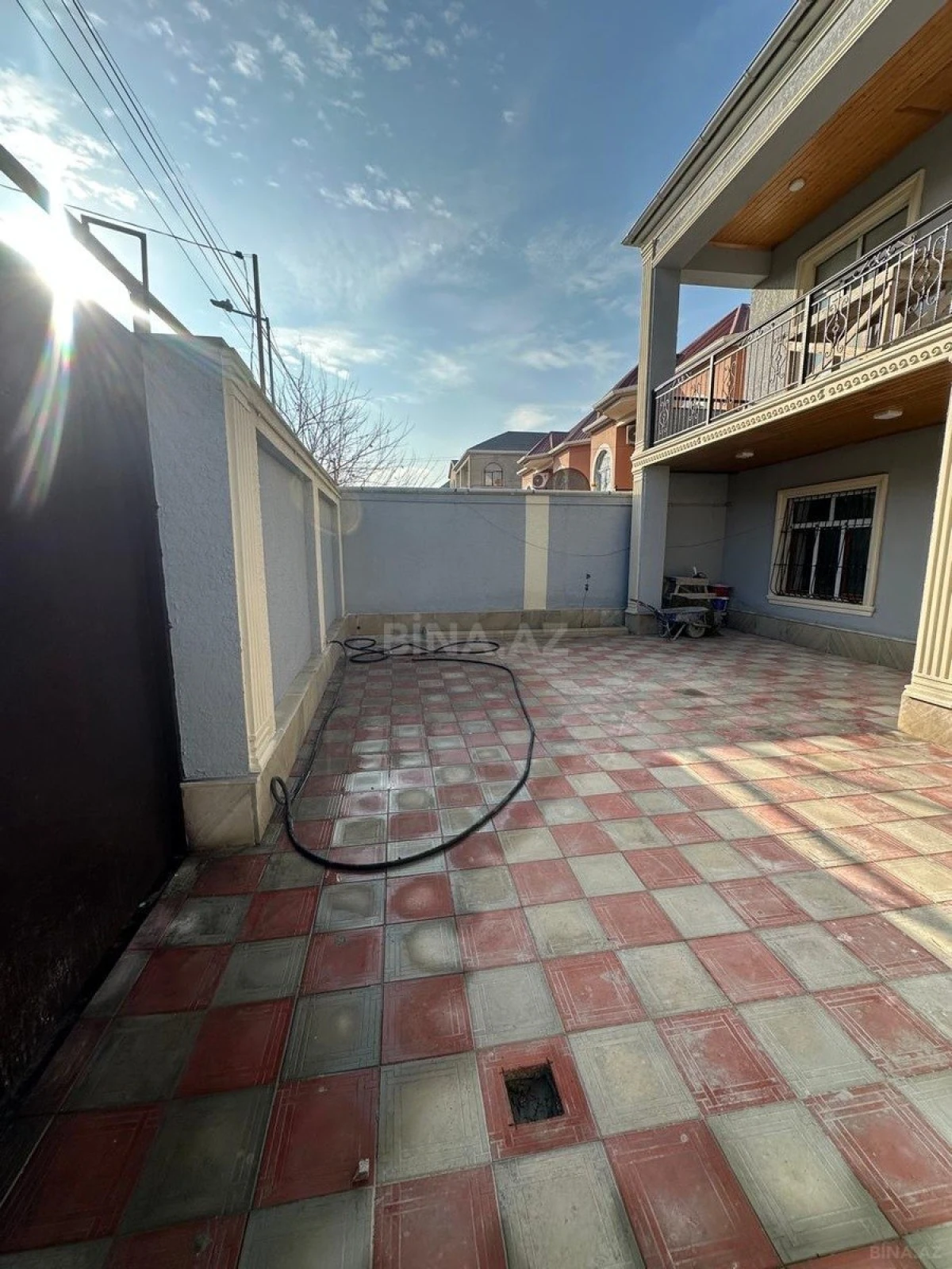 Satılır 6 otaqlı həyət evi 245 m²