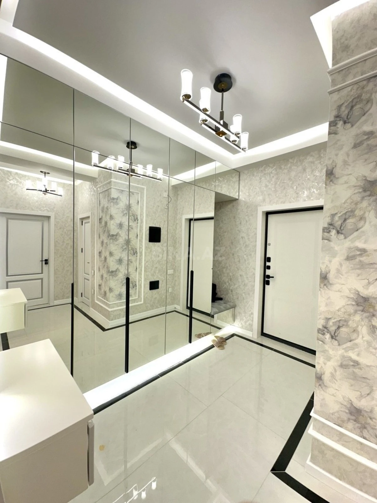 Satılır 3 otaqlı mənzil 87 m²