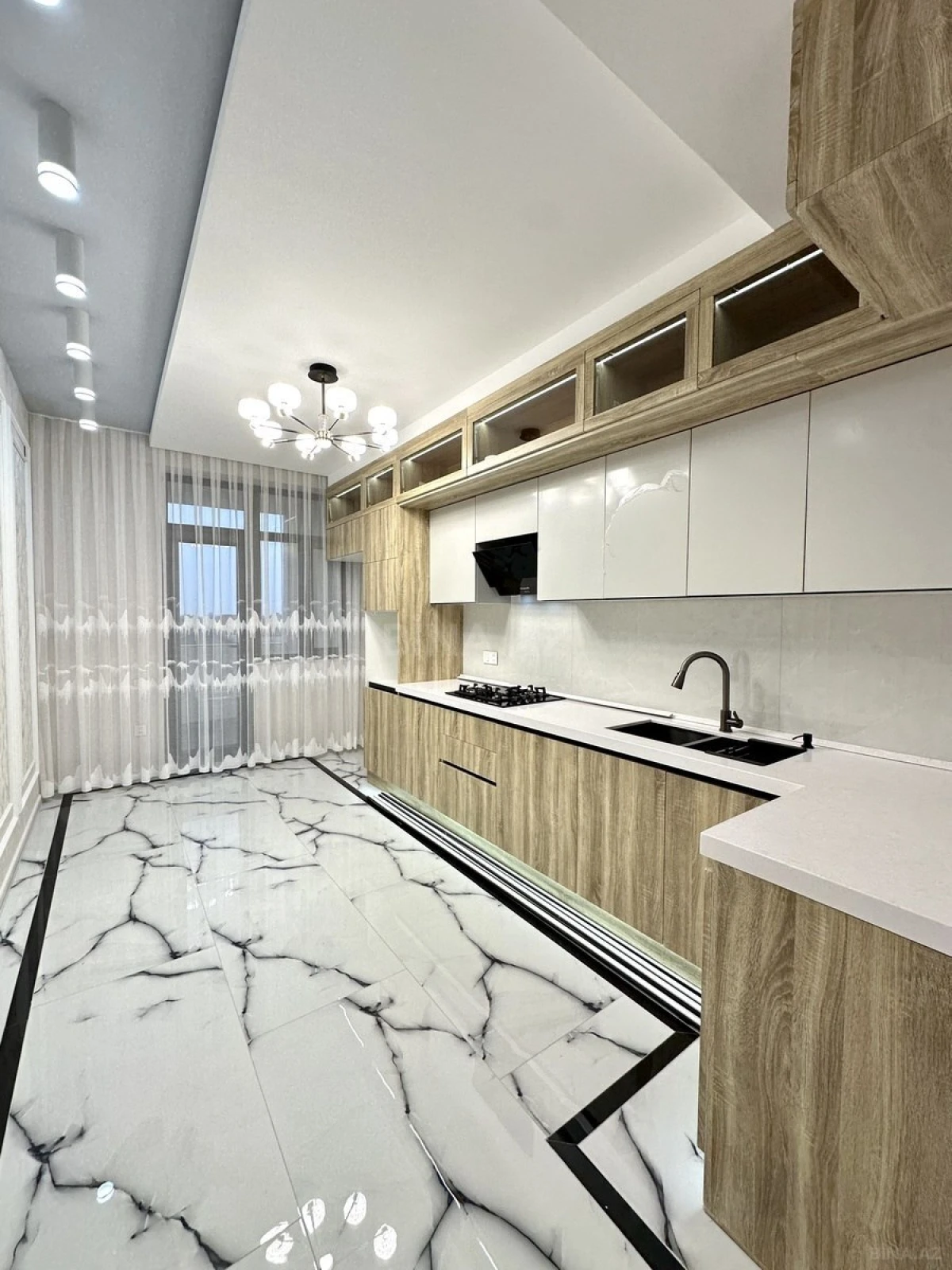 Satılır 3 otaqlı mənzil 119 m²