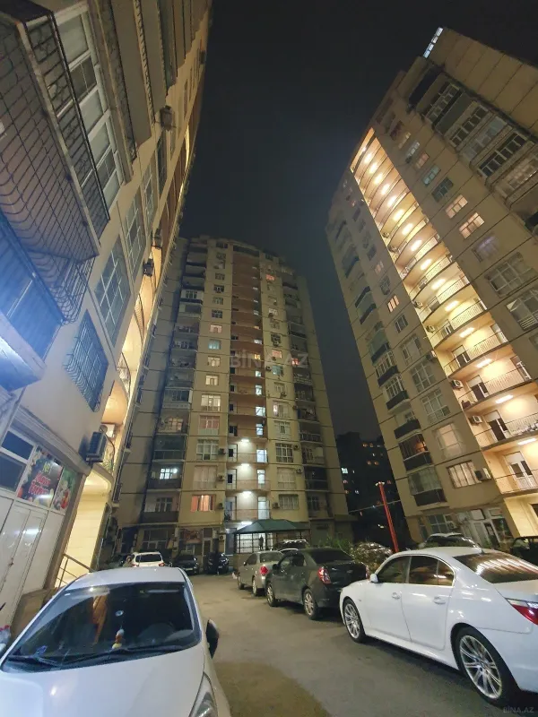 Satılır 2 otaqlı mənzil 88 m²