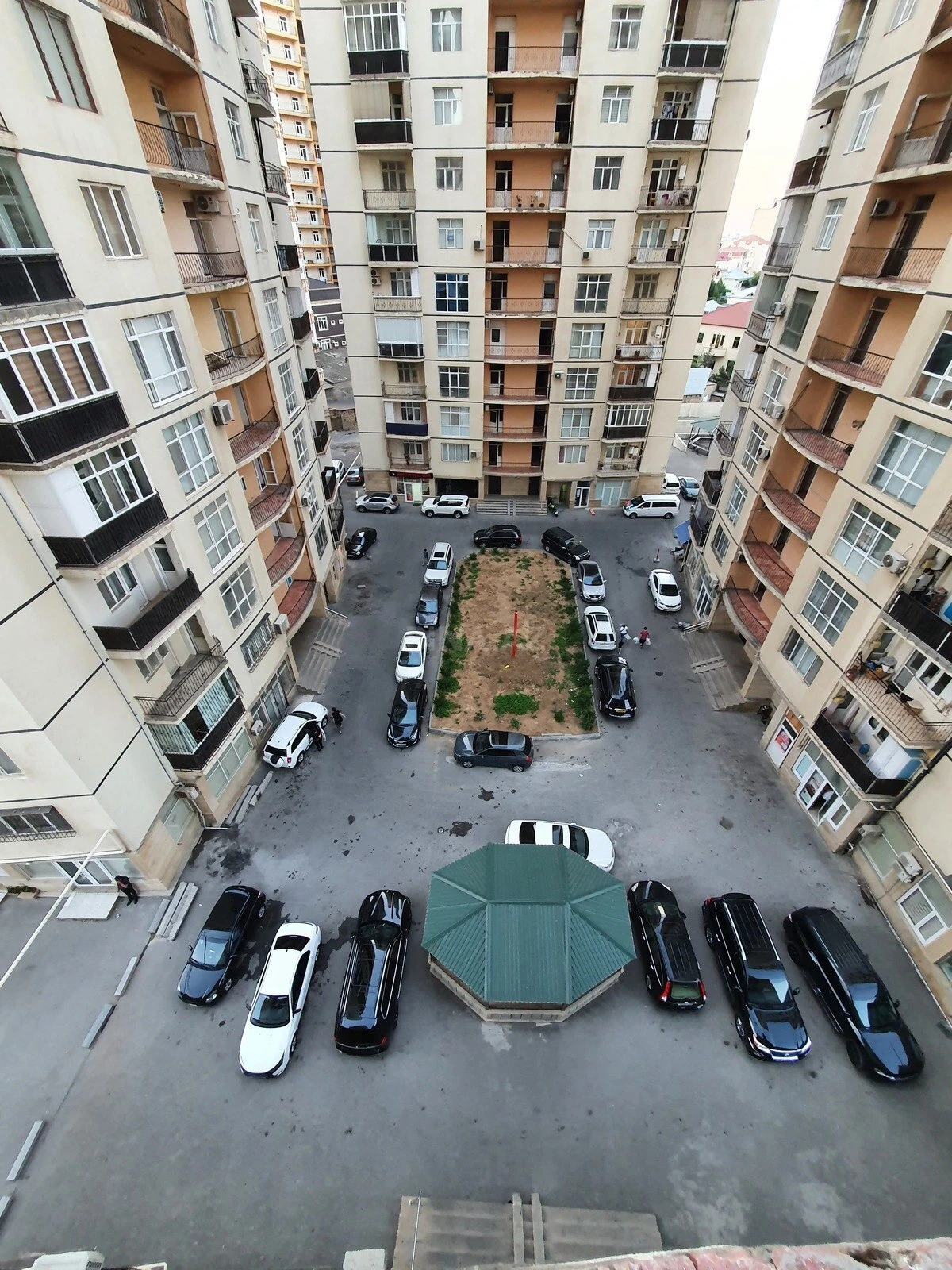 Satılır 2 otaqlı mənzil 88 m²