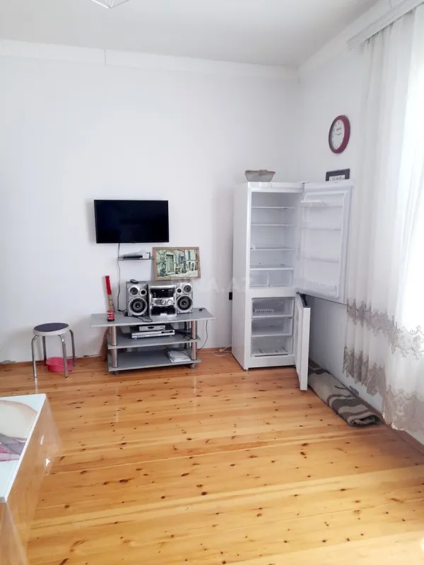 Satılır 6 otaqlı həyət evi 260 m²