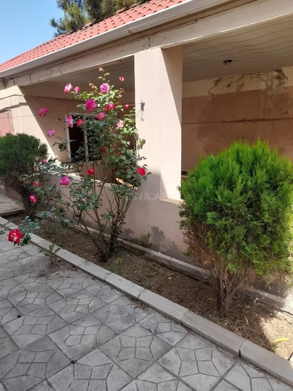 Satılır 6 otaqlı həyət evi 260 m²