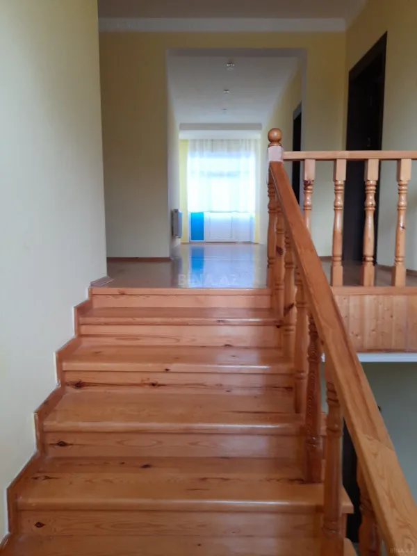 Satılır 6 otaqlı həyət evi 260 m²