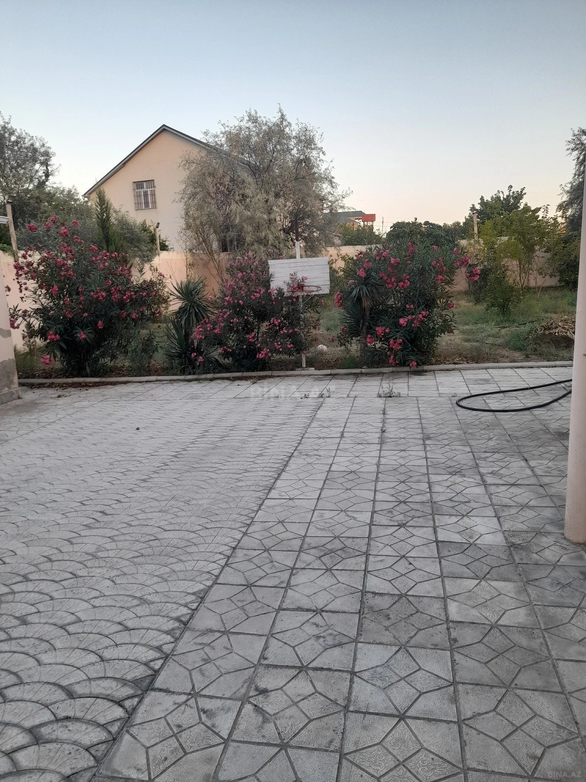 Satılır 6 otaqlı həyət evi 260 m²