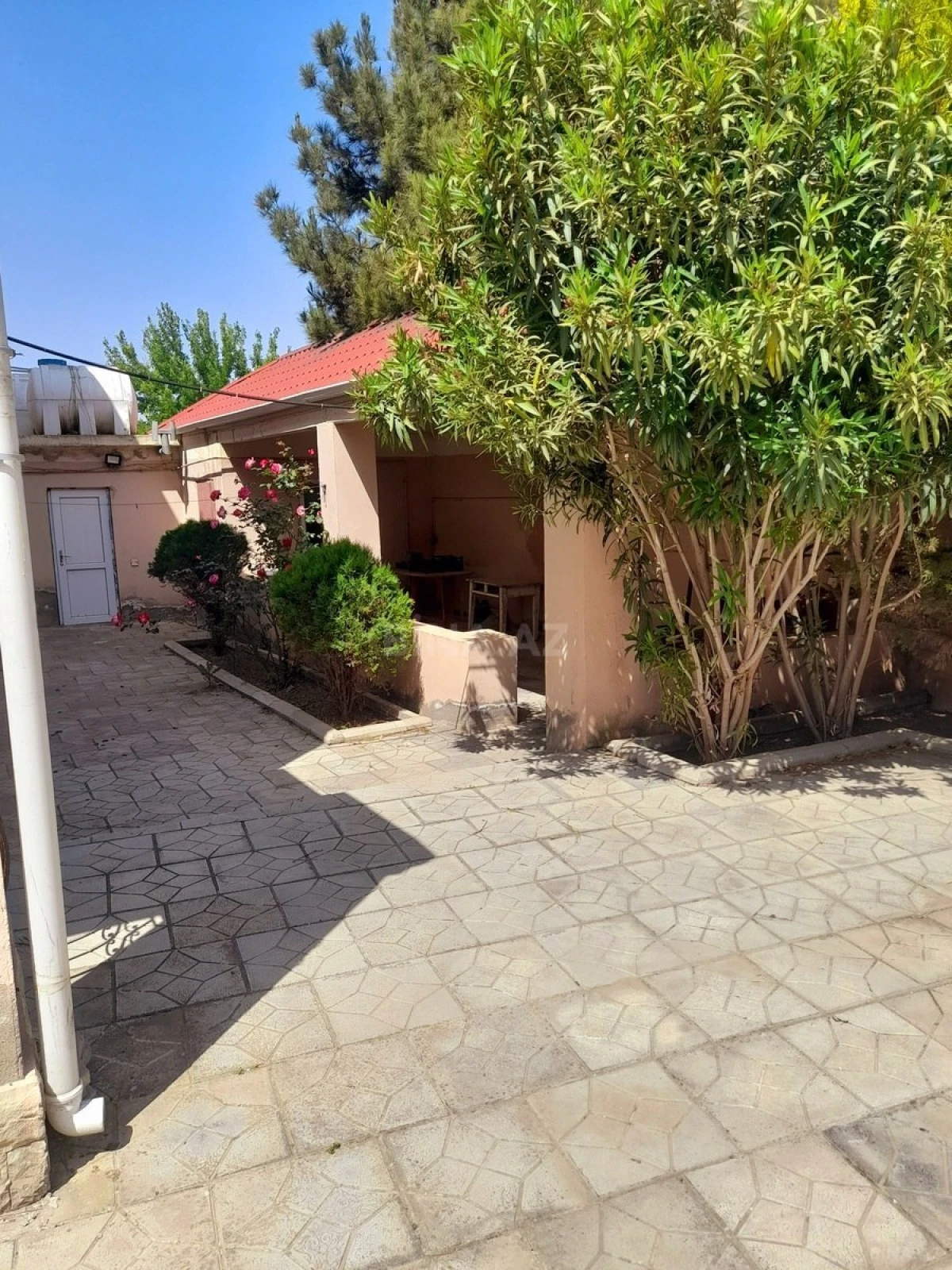 Satılır 6 otaqlı həyət evi 260 m²