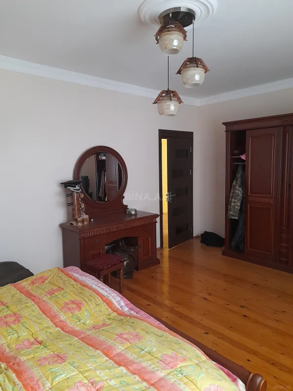 Satılır 6 otaqlı həyət evi 260 m²