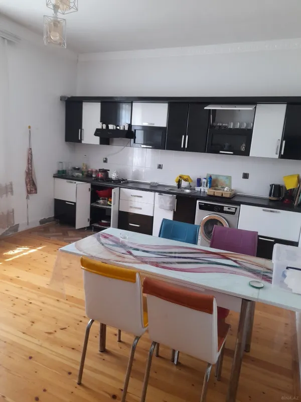 Satılır 6 otaqlı həyət evi 260 m²
