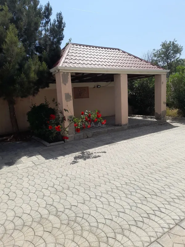 Satılır 6 otaqlı həyət evi 260 m²