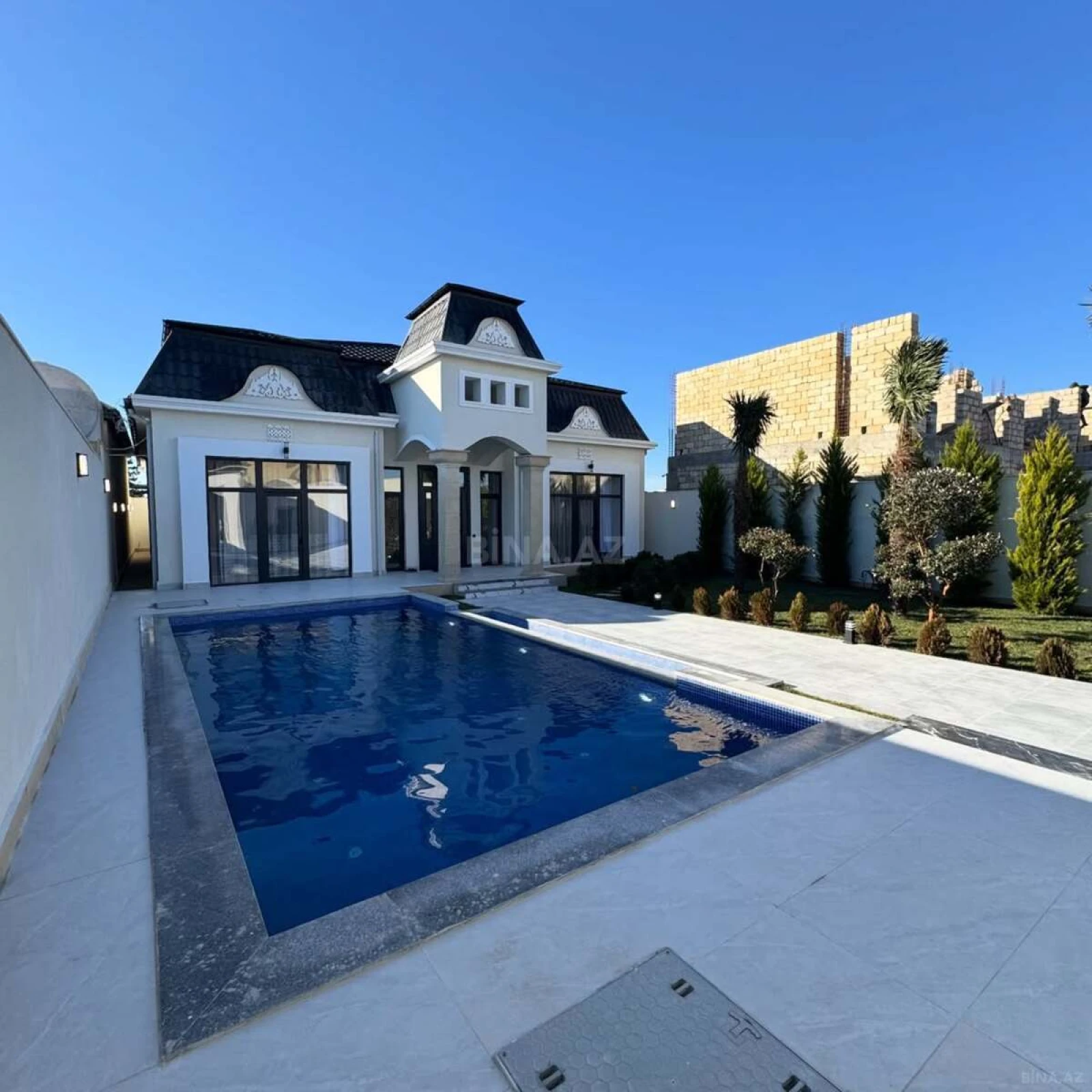 Satılır 4 otaqlı həyət evi 240 m²