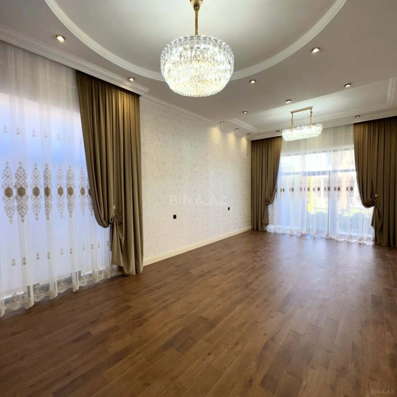 Satılır 4 otaqlı həyət evi 240 m²
