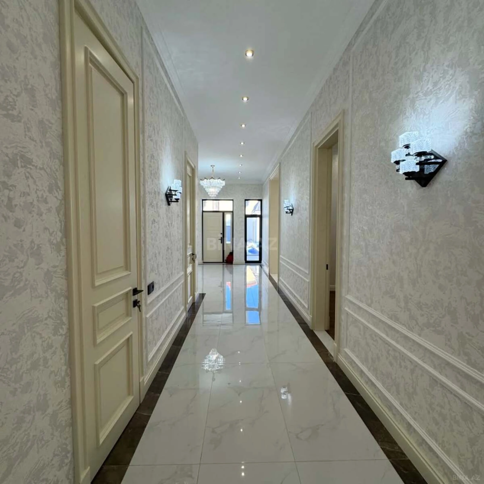 Satılır 4 otaqlı həyət evi 240 m²