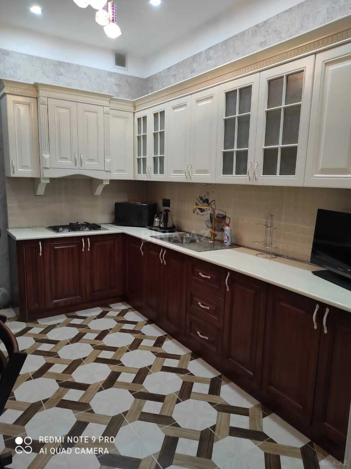 Kirayə verilir 2 otaqlı mənzil 80 m²