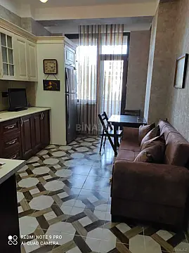 Kirayə verilir 2 otaqlı mənzil 80 m²