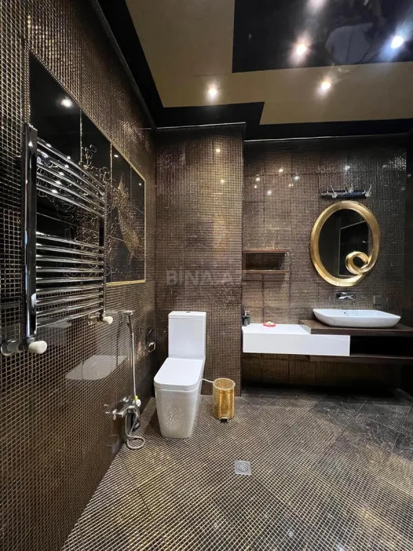 Satılır 4 otaqlı mənzil 180 m²