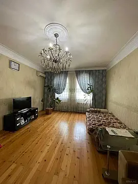 Satılır 5 otaqlı həyət evi 220 m²