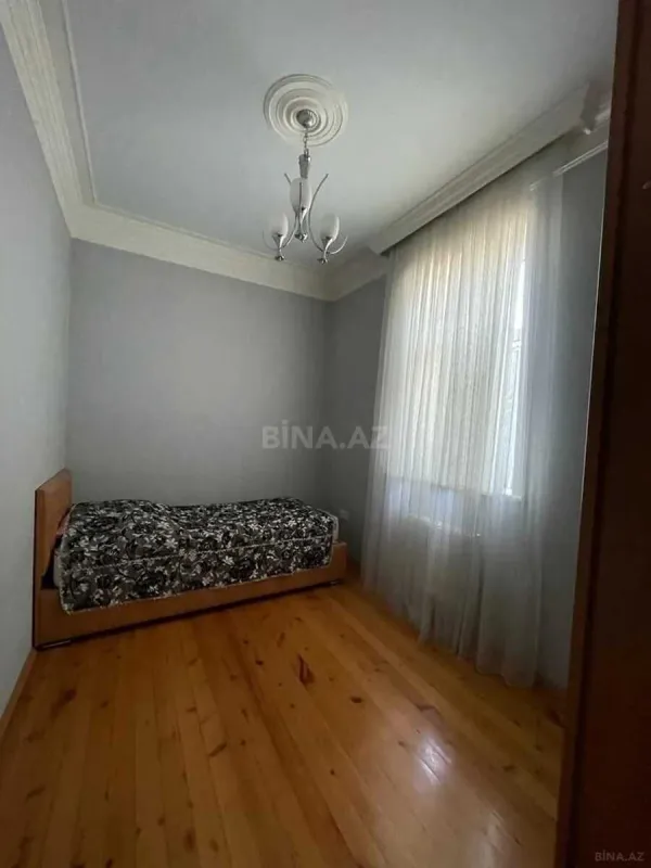 Satılır 5 otaqlı həyət evi 220 m²