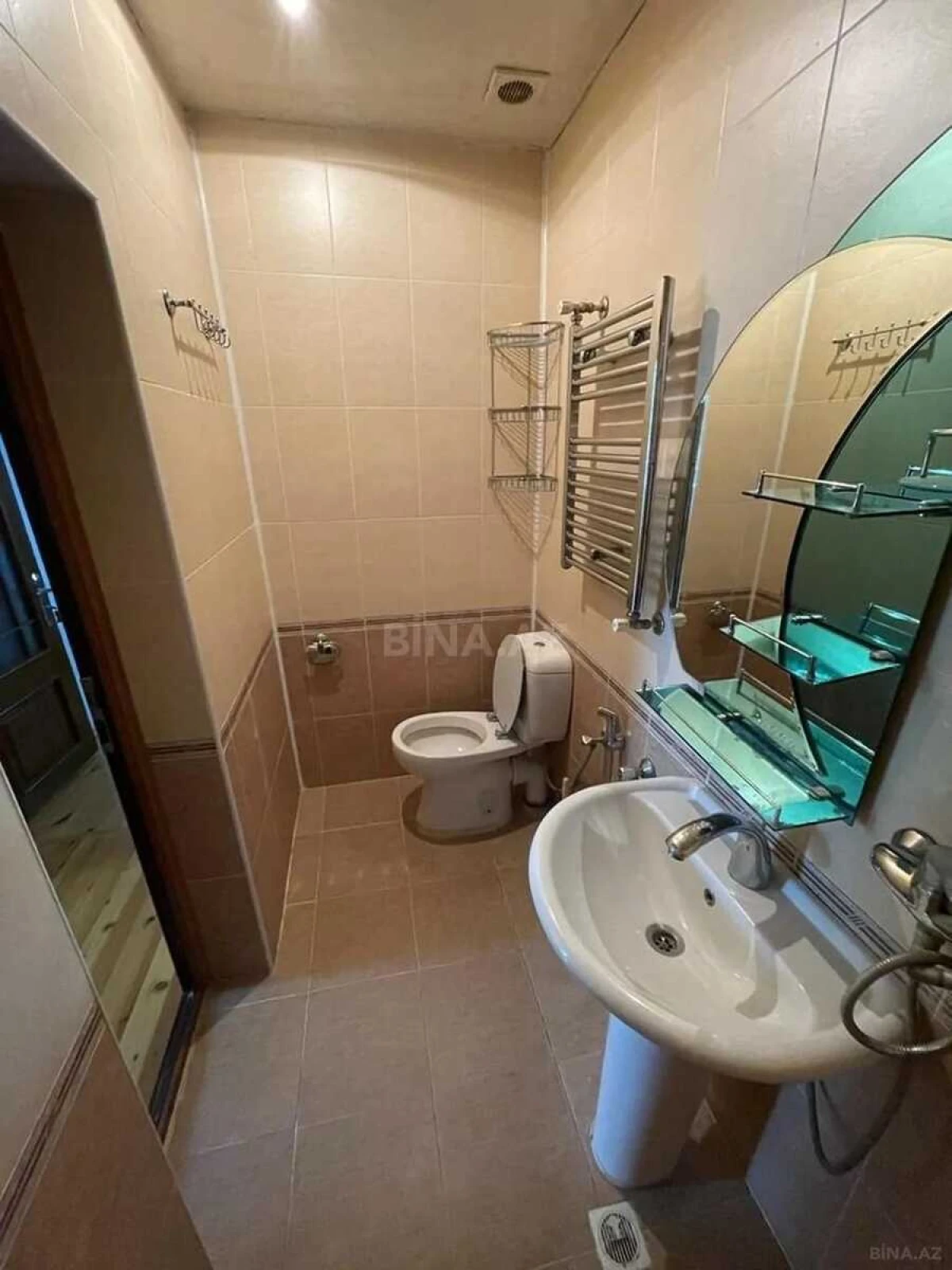 Satılır 5 otaqlı həyət evi 220 m²
