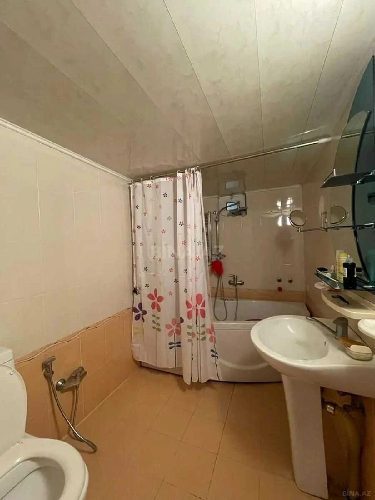 Satılır 5 otaqlı həyət evi 220 m²