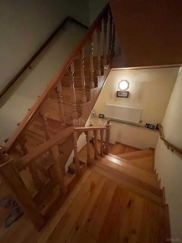 Satılır 5 otaqlı həyət evi 220 m²