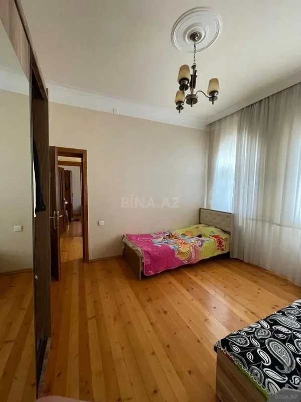 Satılır 5 otaqlı həyət evi 220 m²