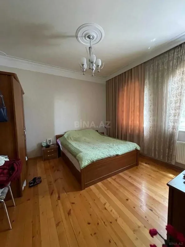 Satılır 5 otaqlı həyət evi 220 m²