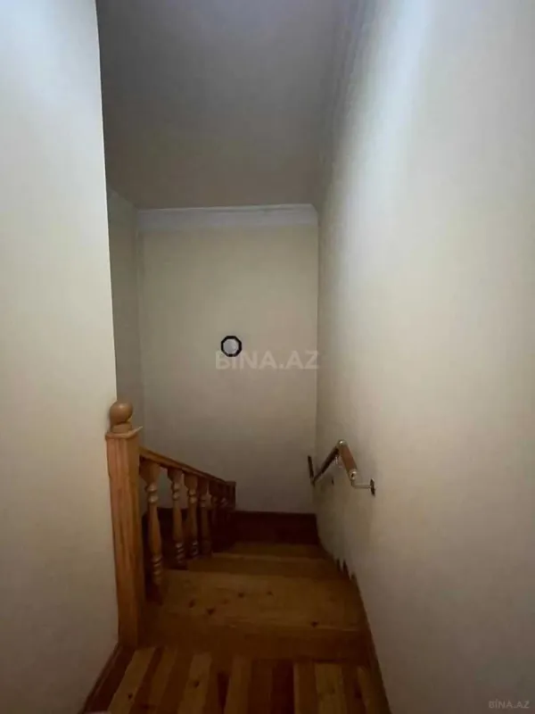 Satılır 5 otaqlı həyət evi 220 m²