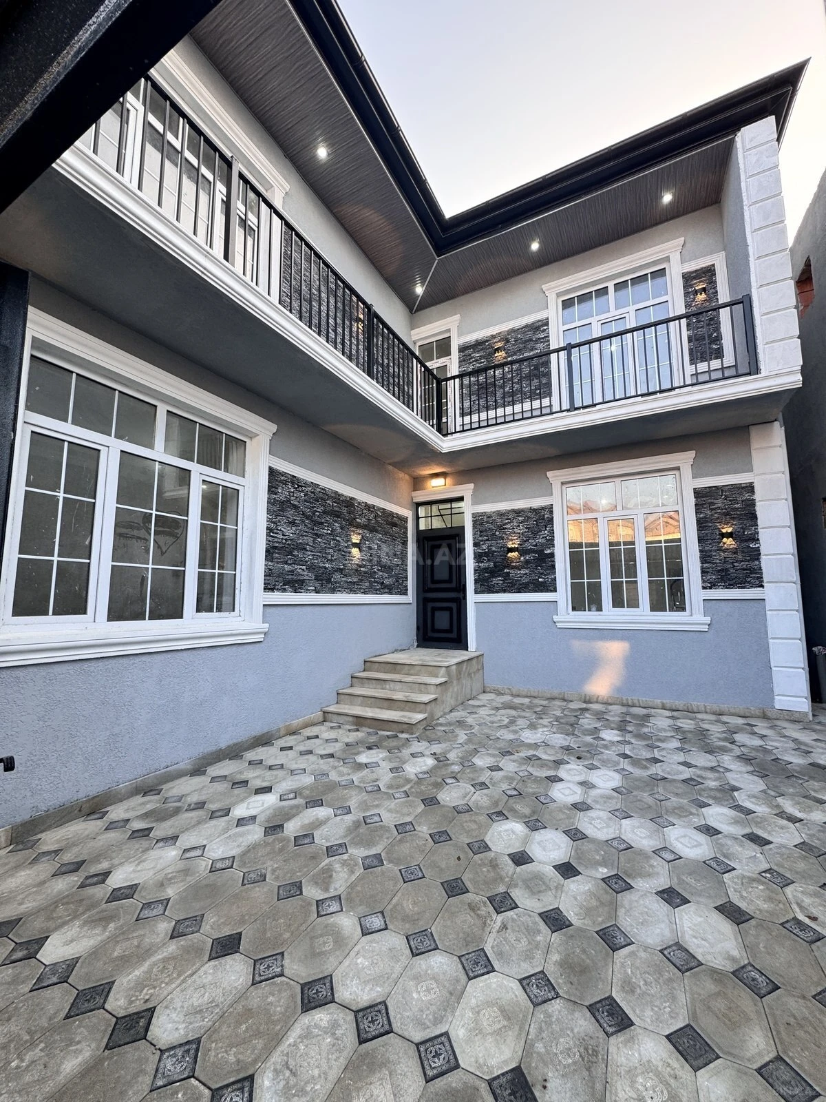 Satılır 5 otaqlı həyət evi 130 m²