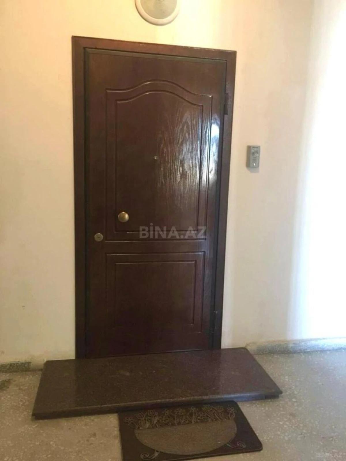 Kirayə verilir 2 otaqlı mənzil 108 m²