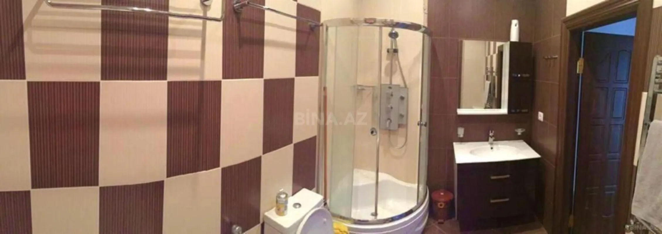 Kirayə verilir 2 otaqlı mənzil 108 m²