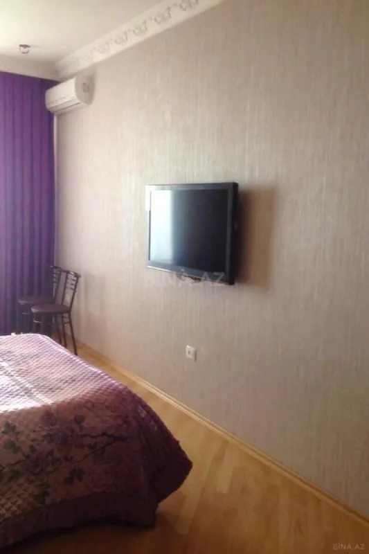 Kirayə verilir 2 otaqlı mənzil 108 m²